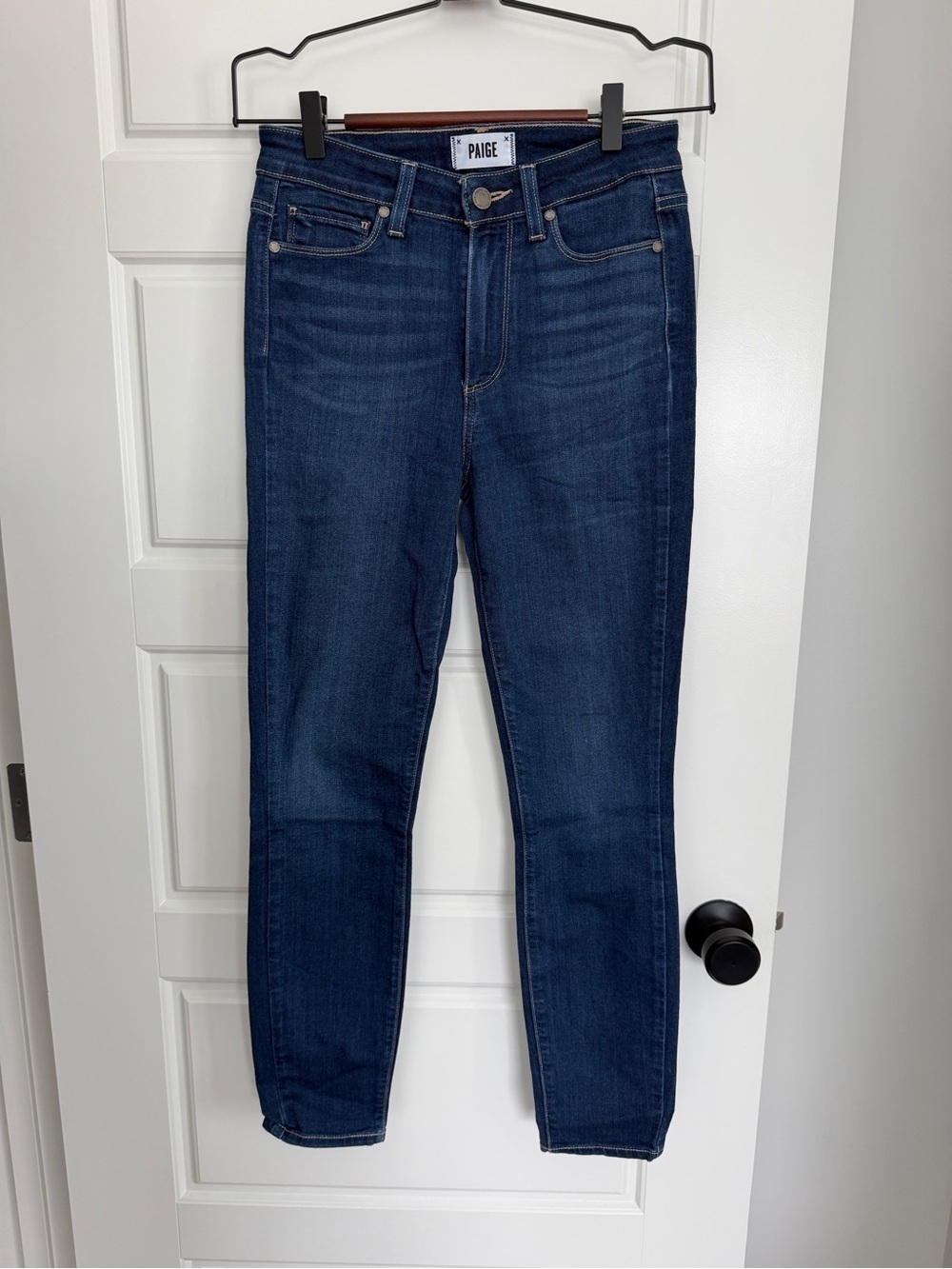 PAIGE Anthropologie Women’s Dark Blue Skinny Jeans *paint mark on back as shown